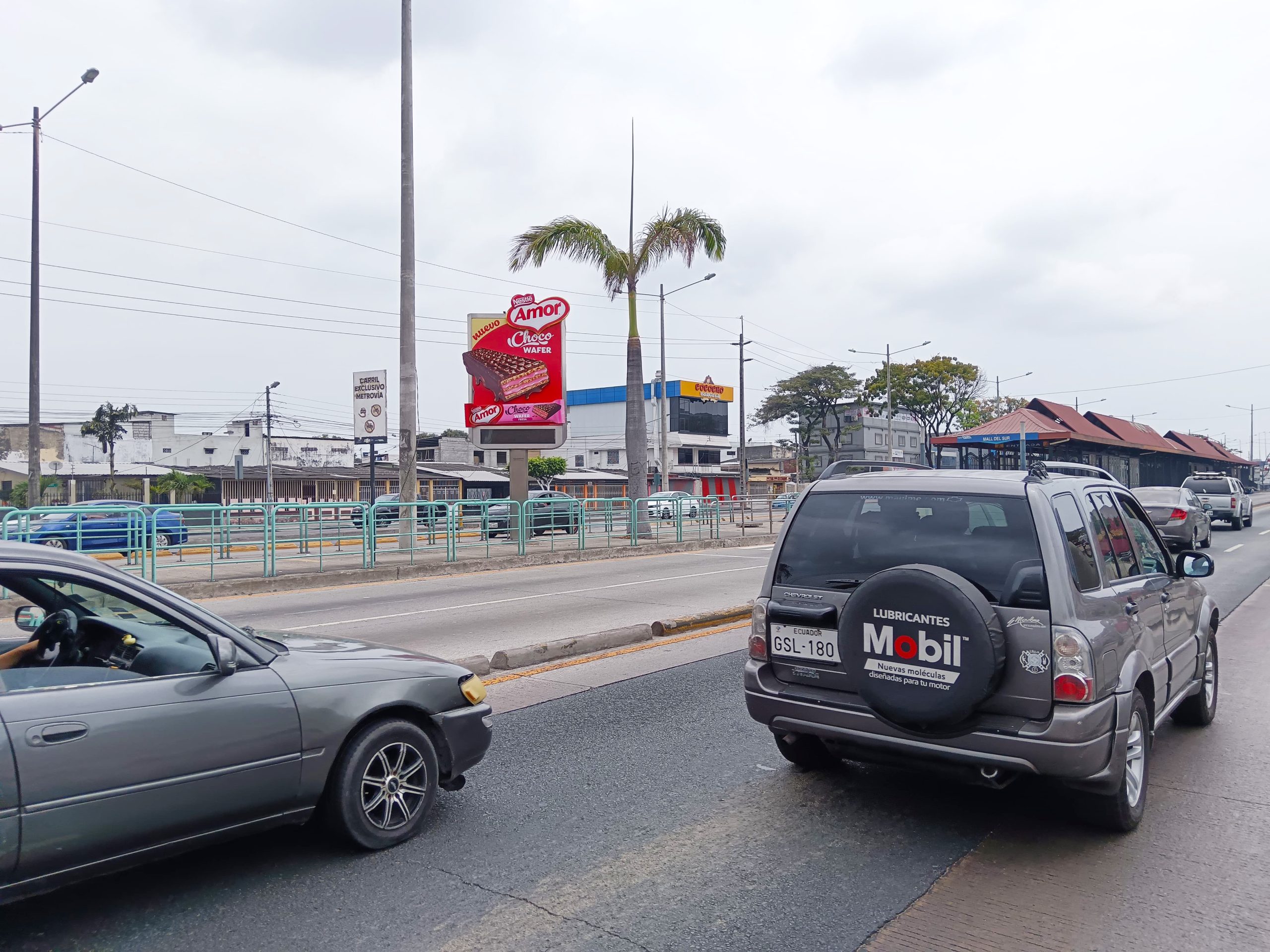 Billboard-Produccion-especial-Gran-Comercio-Amor-Nestle